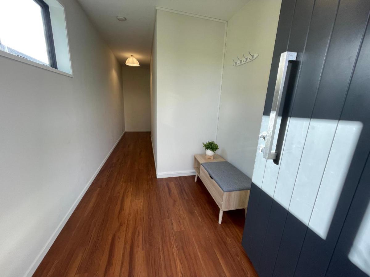 Quiet, New, Sunny Cnzhouse On Upstairs Near Cbd Apartment Крайстчърч Екстериор снимка