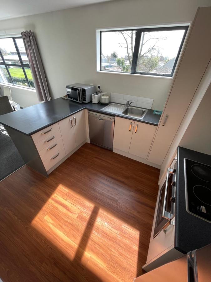 Quiet, New, Sunny Cnzhouse On Upstairs Near Cbd Apartment Крайстчърч Екстериор снимка