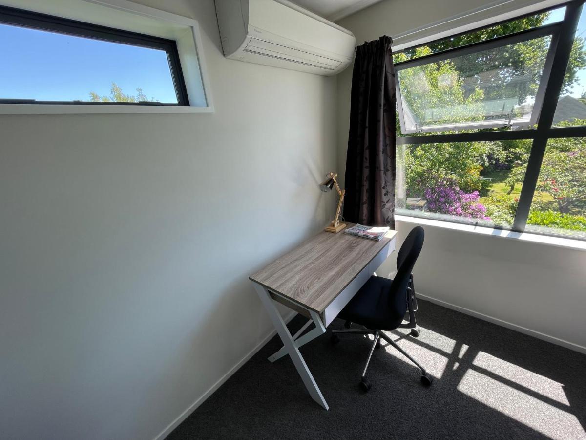 Quiet, New, Sunny Cnzhouse On Upstairs Near Cbd Apartment Крайстчърч Екстериор снимка