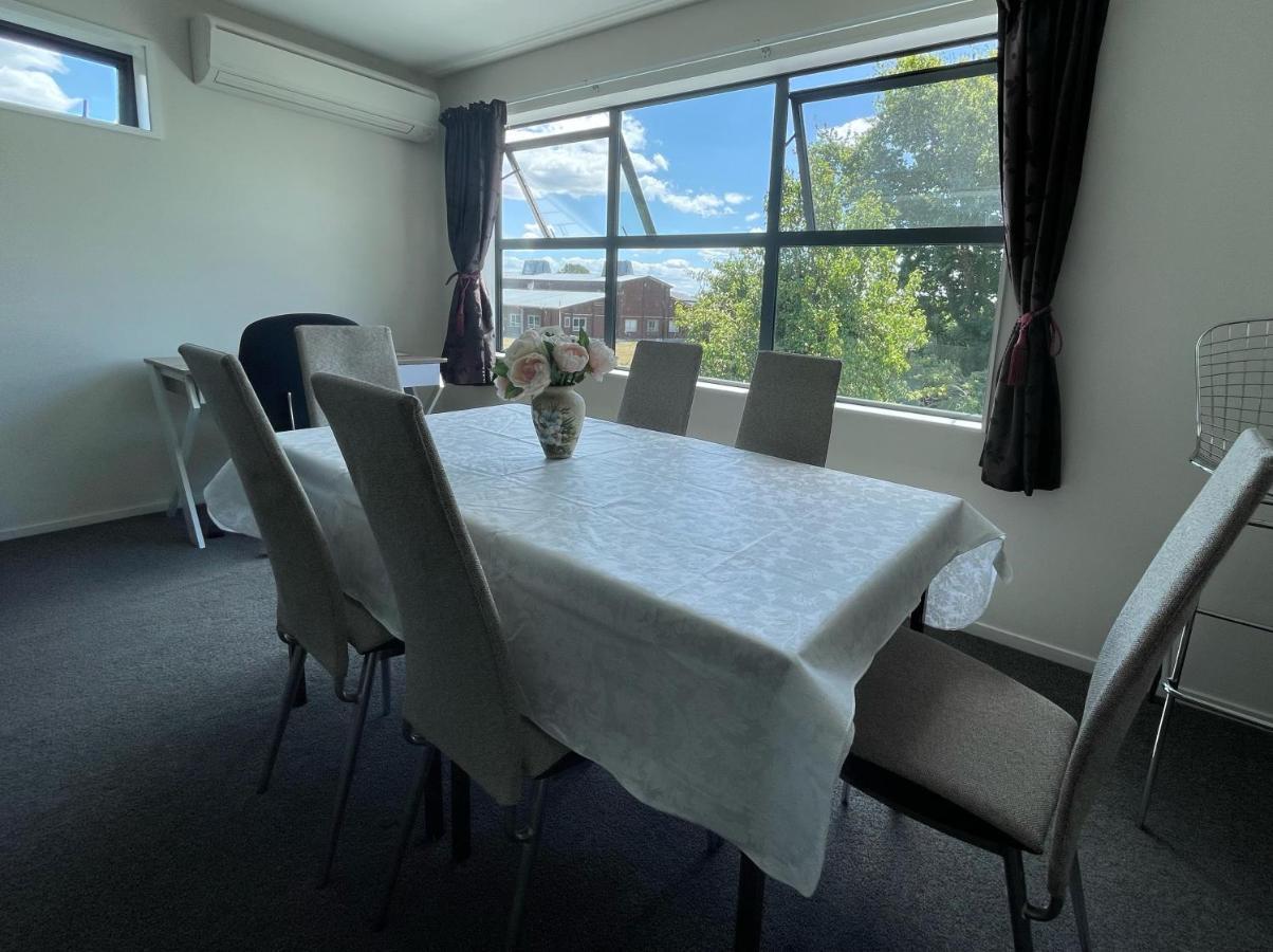 Quiet, New, Sunny Cnzhouse On Upstairs Near Cbd Apartment Крайстчърч Екстериор снимка