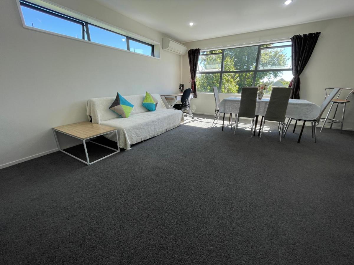 Quiet, New, Sunny Cnzhouse On Upstairs Near Cbd Apartment Крайстчърч Екстериор снимка